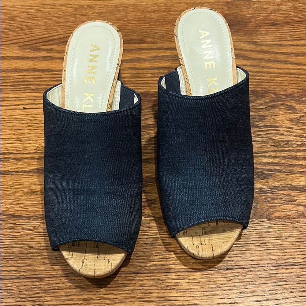 Anne Klein Tillie Denim Cork (NWOT)